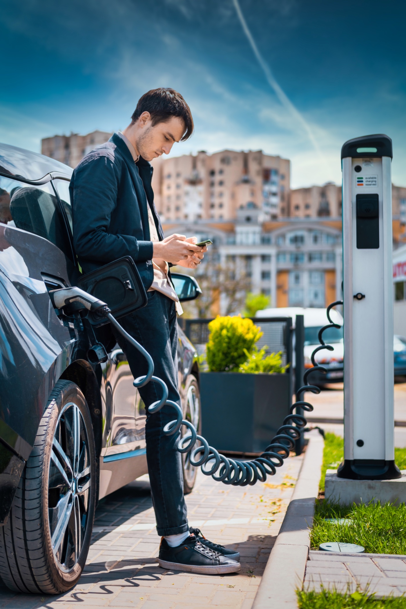 Driver paying for charging with a smartphone